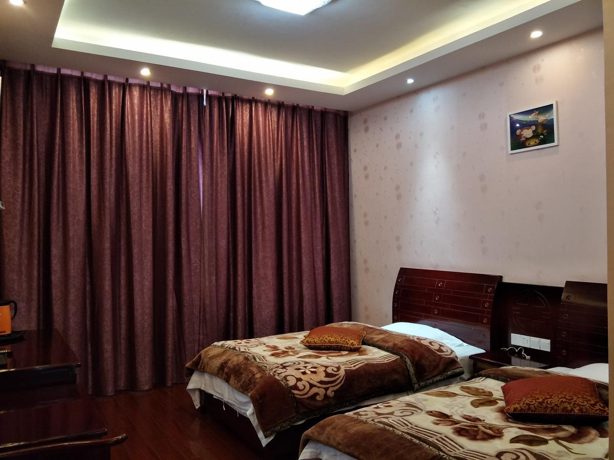 Emeishan Moon Bay Hotel Esterno foto