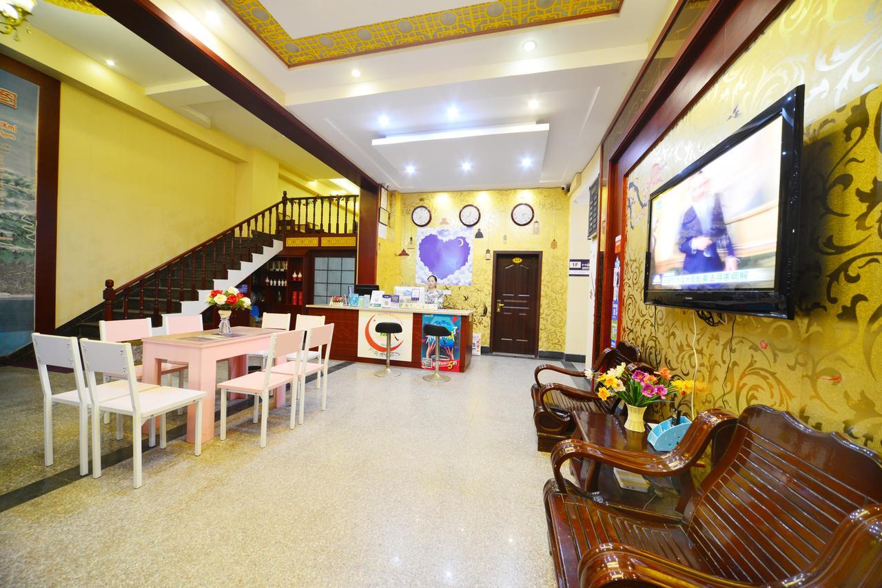 Emeishan Moon Bay Hotel Esterno foto