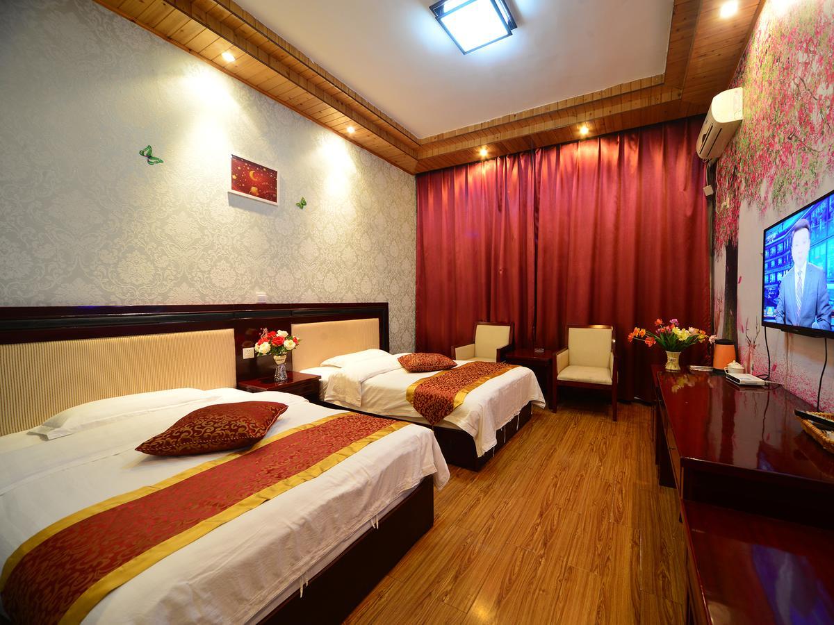 Emeishan Moon Bay Hotel Esterno foto